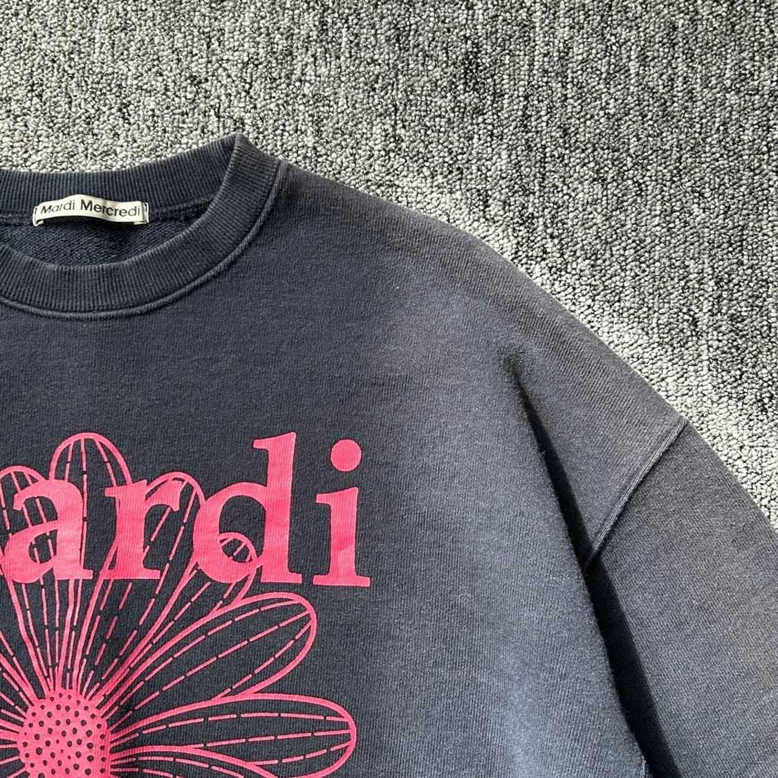  마르디 메크르디 빅로고 맨투맨 상품이미지4