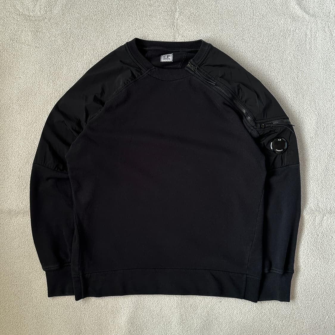 C.P. 컴퍼니 사이드 지퍼 맨투맨 상품이미지2