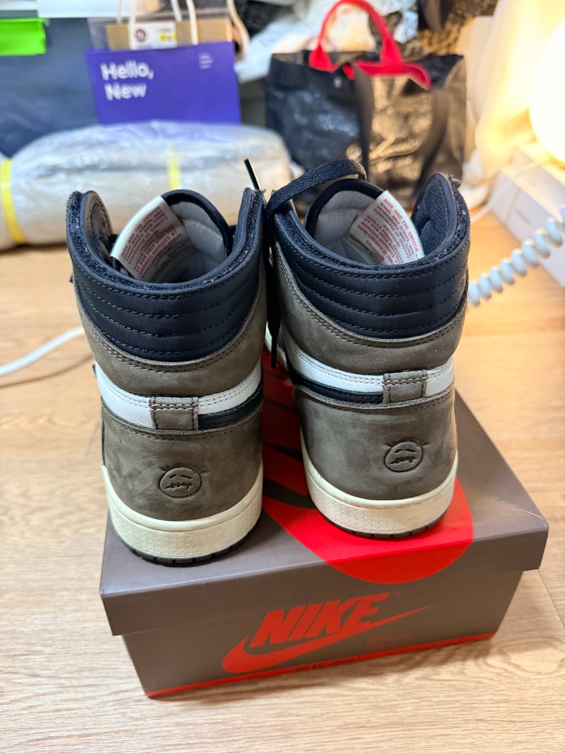 [260]조던 1 x 트래비스 스캇 레트로 하이 OG SP 모카 상품이미지3