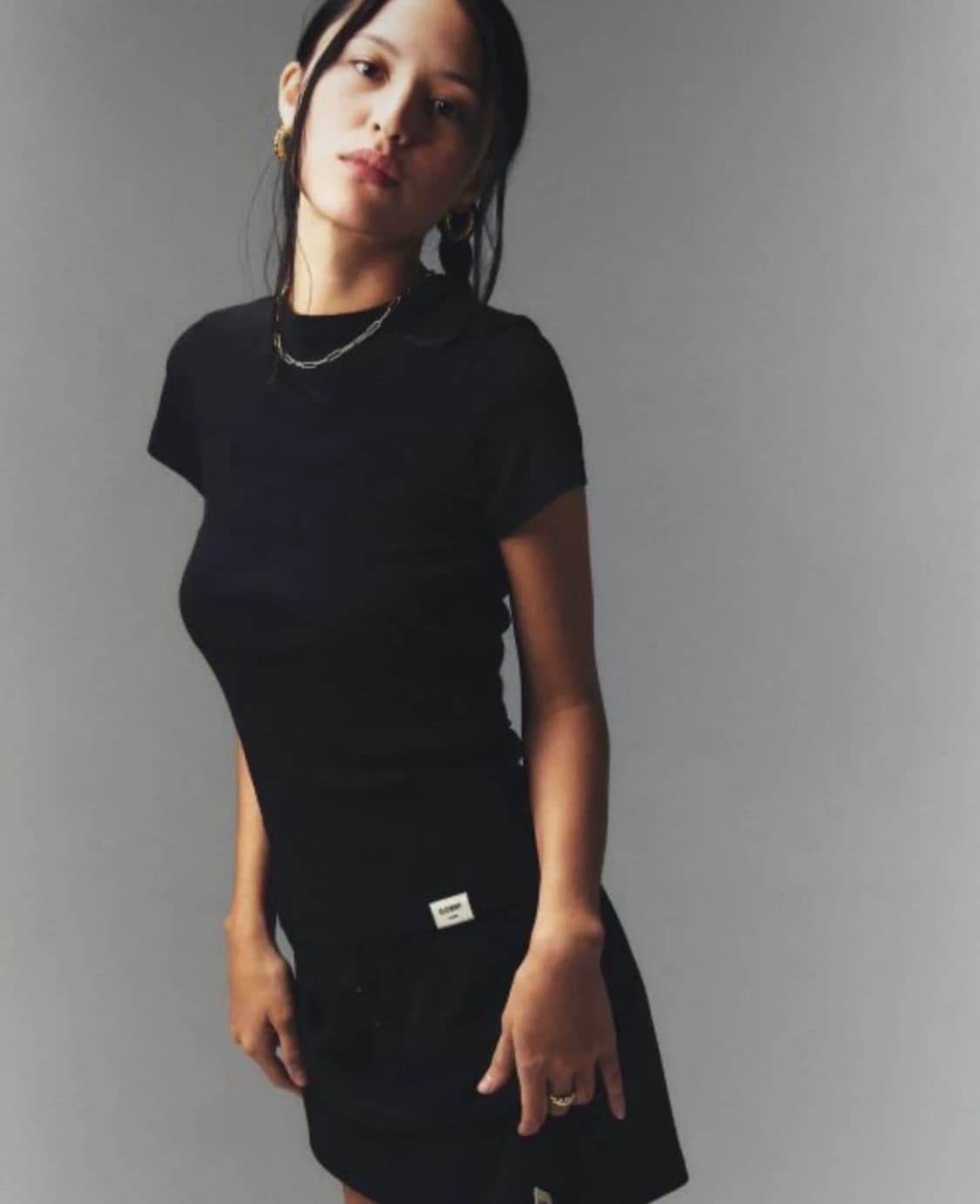 글로니 클래식 피티드 티셔츠 블랙 상품이미지1