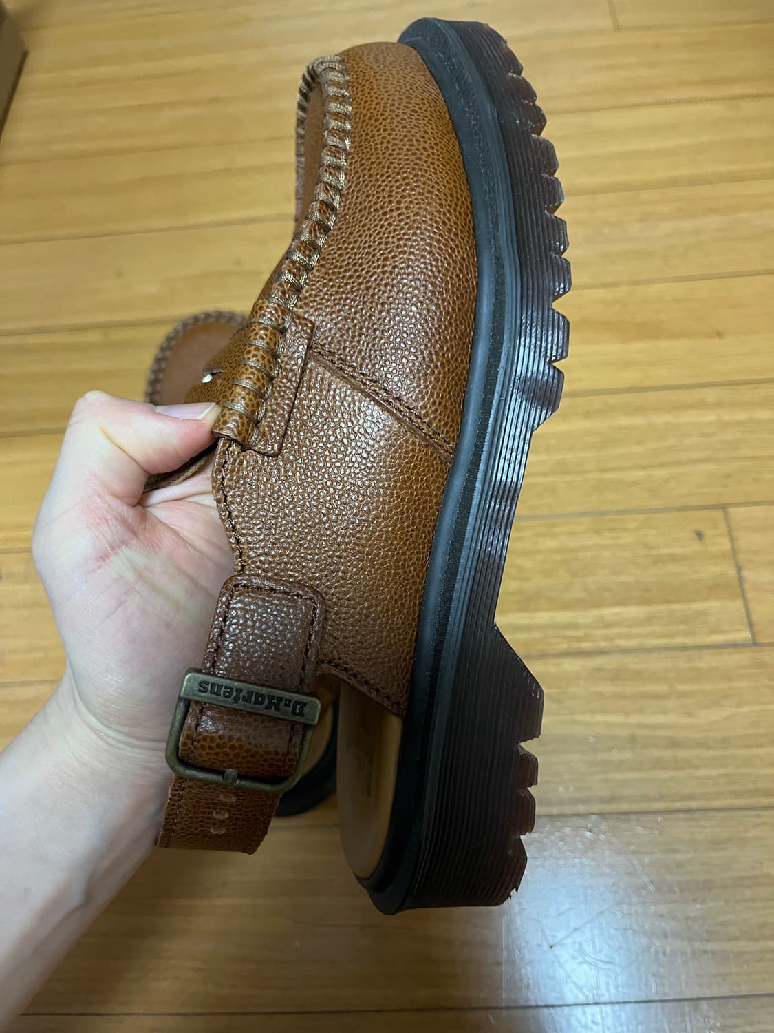 닥터마틴 펜톤 슬링백 240 브라운 상품이미지6