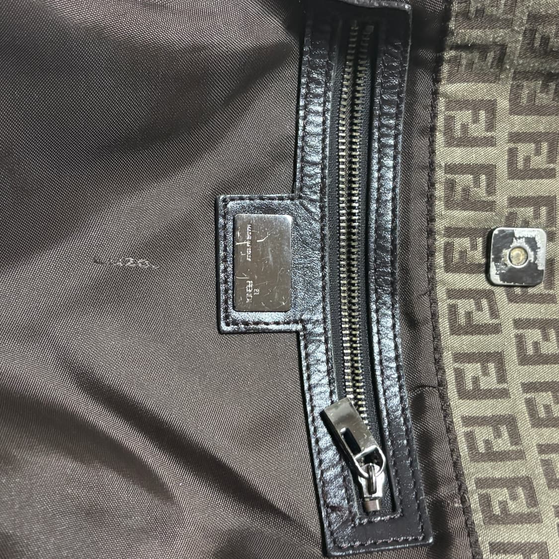 펜디 주카 숄더백 상품이미지8