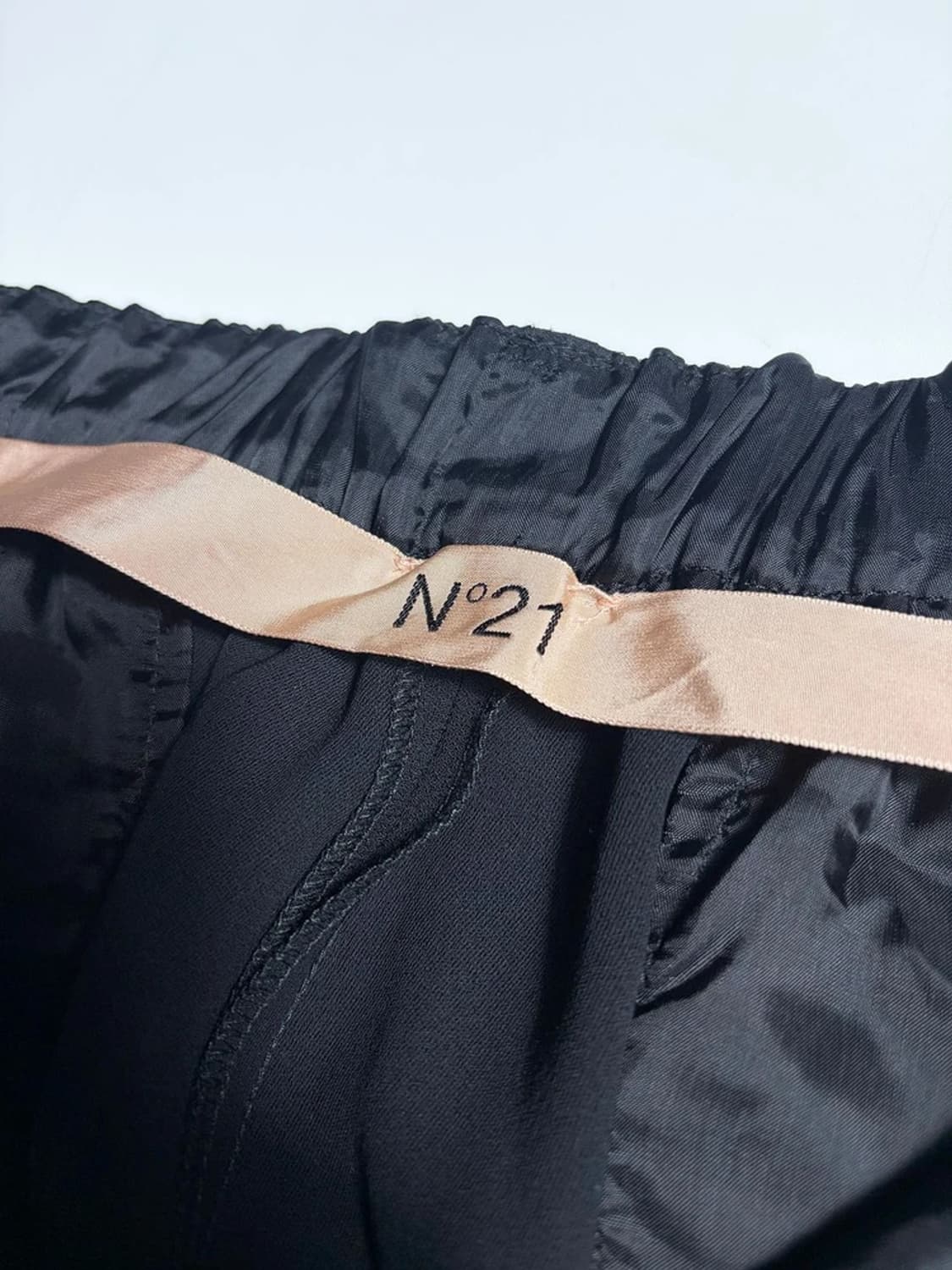 N21 누메로 벤투노 23FW 블랙 롤업 슬랙스 R2241 상품이미지6