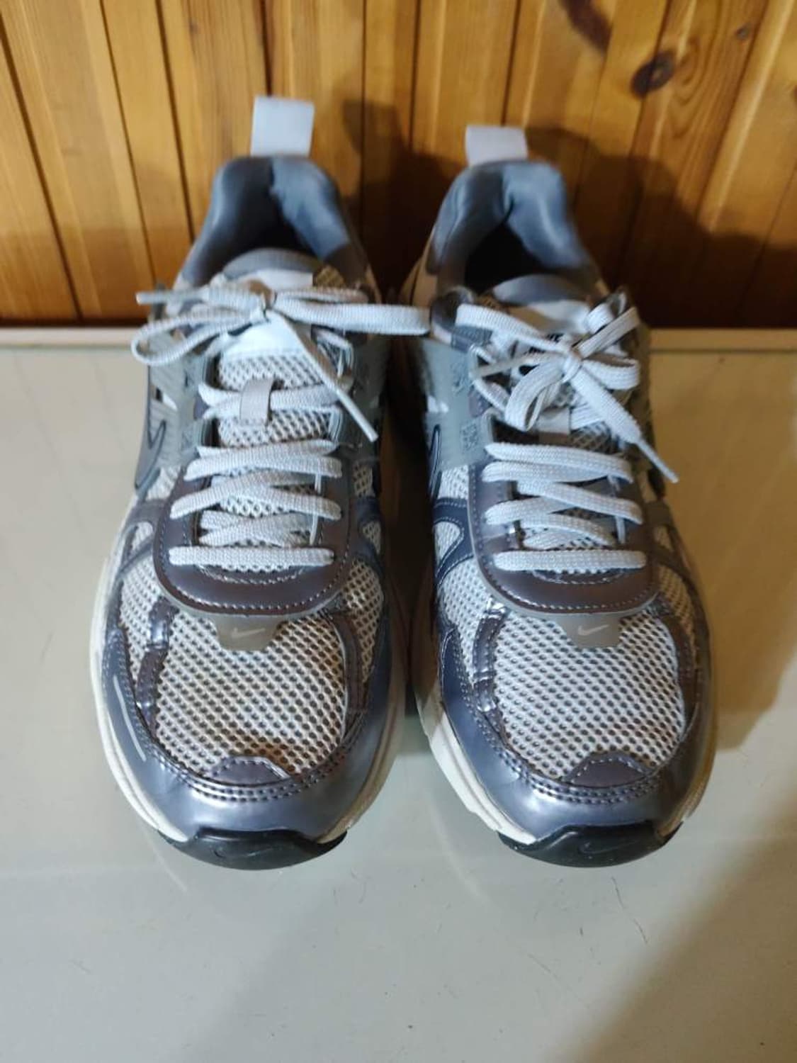 275mm 나이키 V2K 런 퓨어 플래티넘 울프 운동화 상품이미지4
