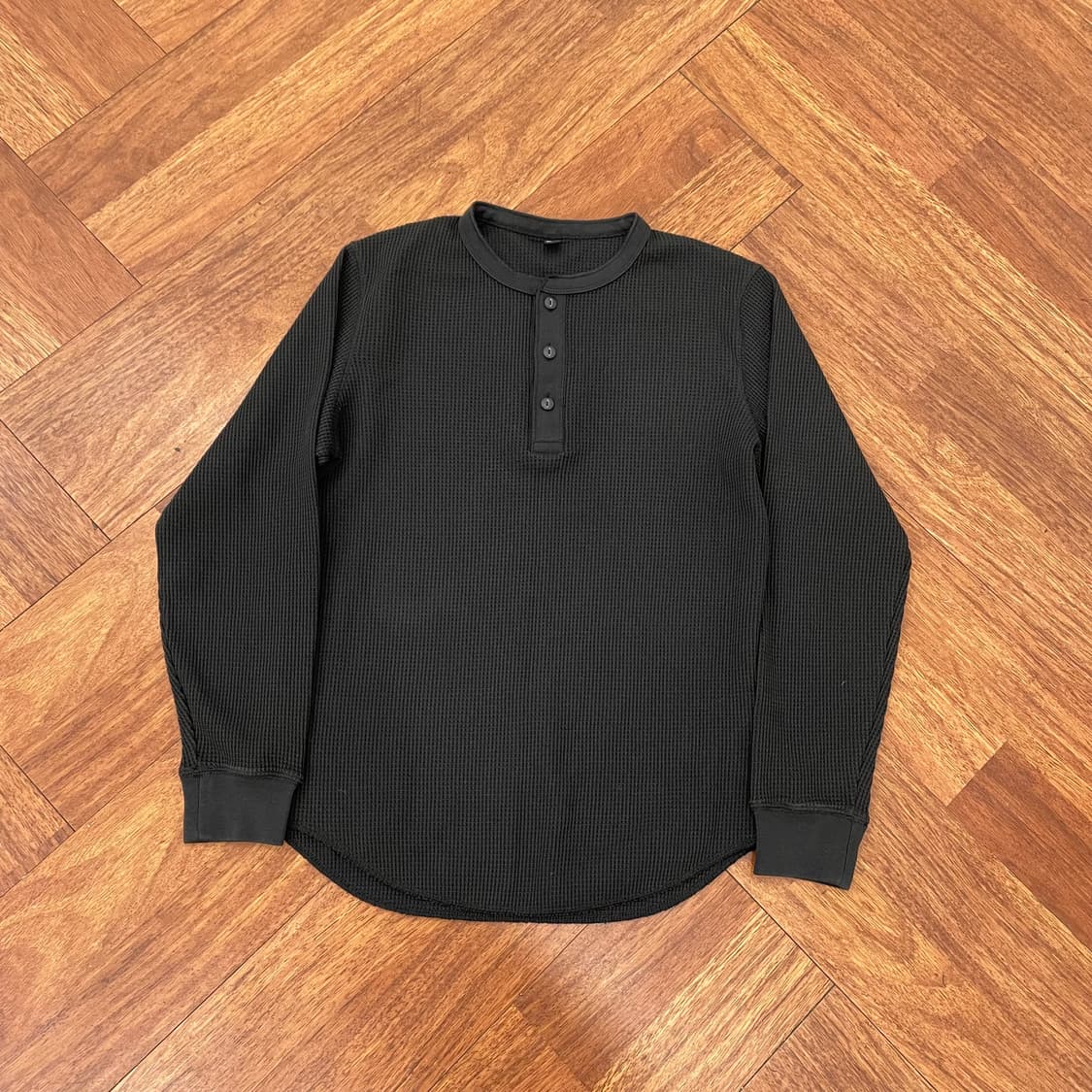 유니클로 헨리넥 와플 롱슬리브 상품이미지1