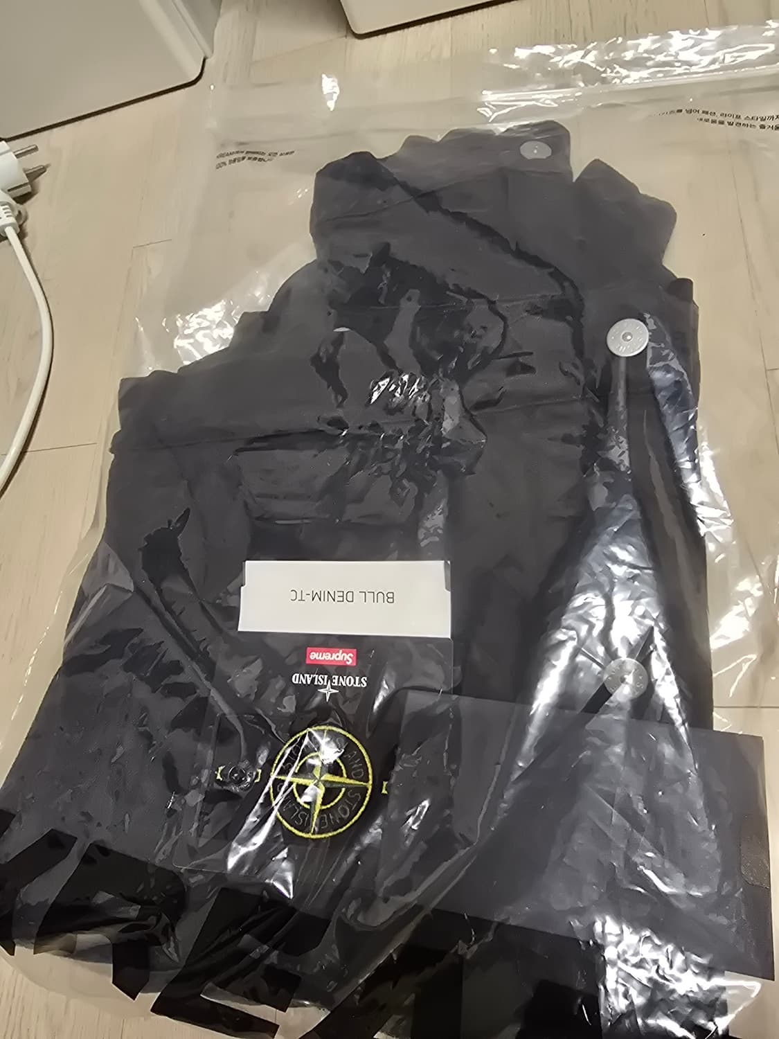 슈프림x스톤아일랜드 데님트러커 블랙 M사이즈 판매합니다. (슈스톤) 상품이미지2