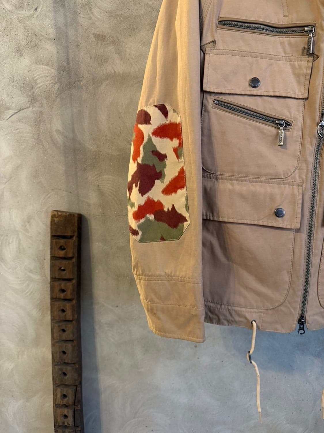 화이트 마운티니어링 X 바버 유틸리티 자켓 100 상품이미지4