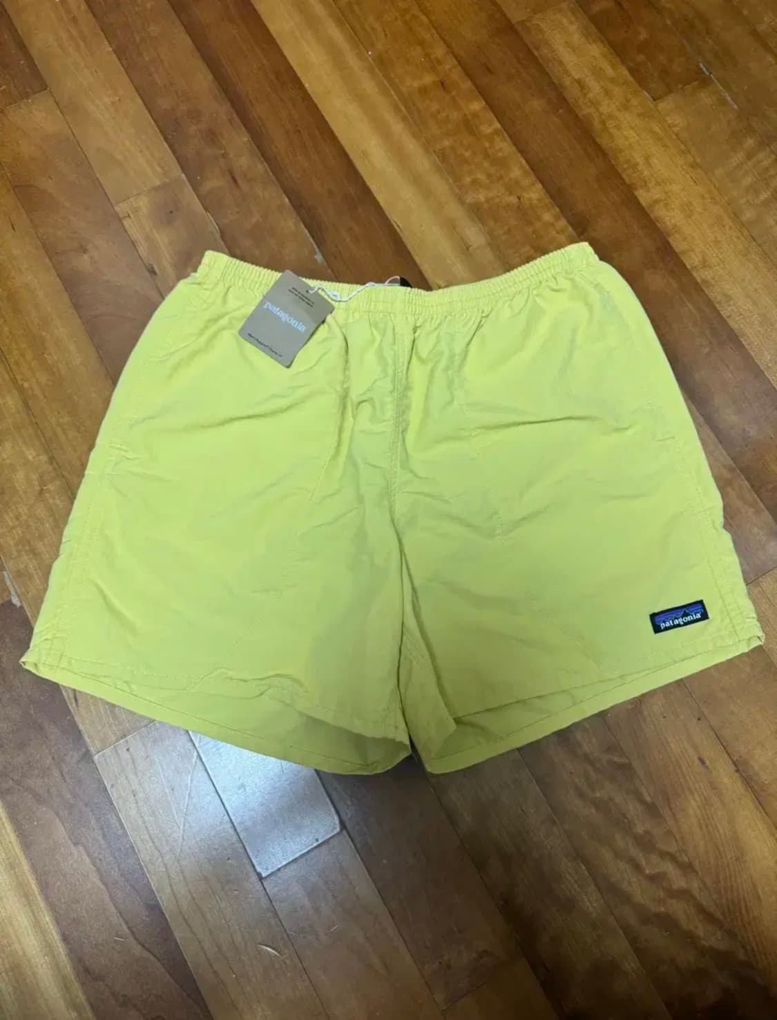 파타고니아 배기스 5인치 m사이즈 (옐로우색상) 팝니다 상품이미지1