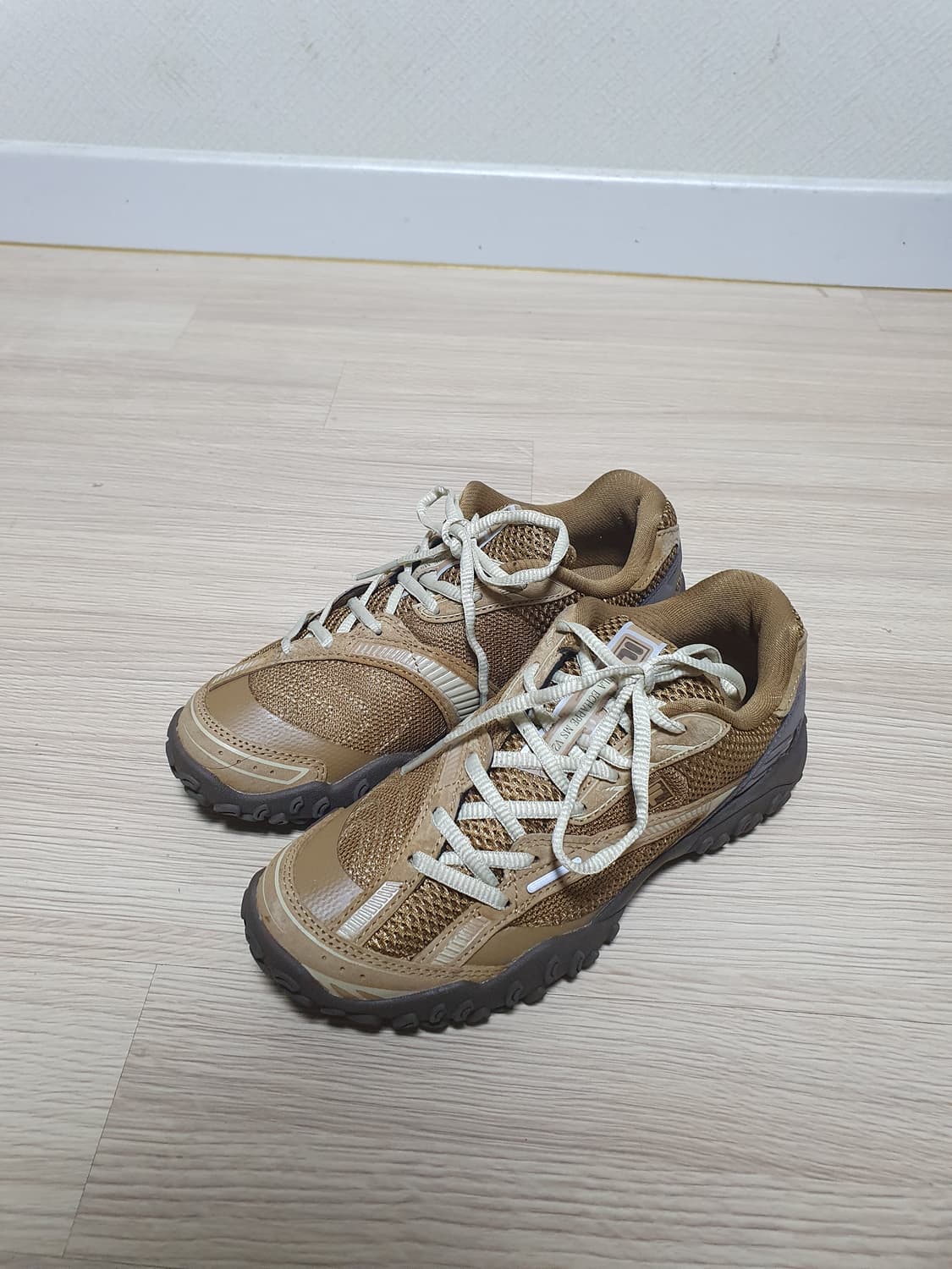 휠라 에샤페 LX v2 브라운 스니커즈 225 상품이미지4