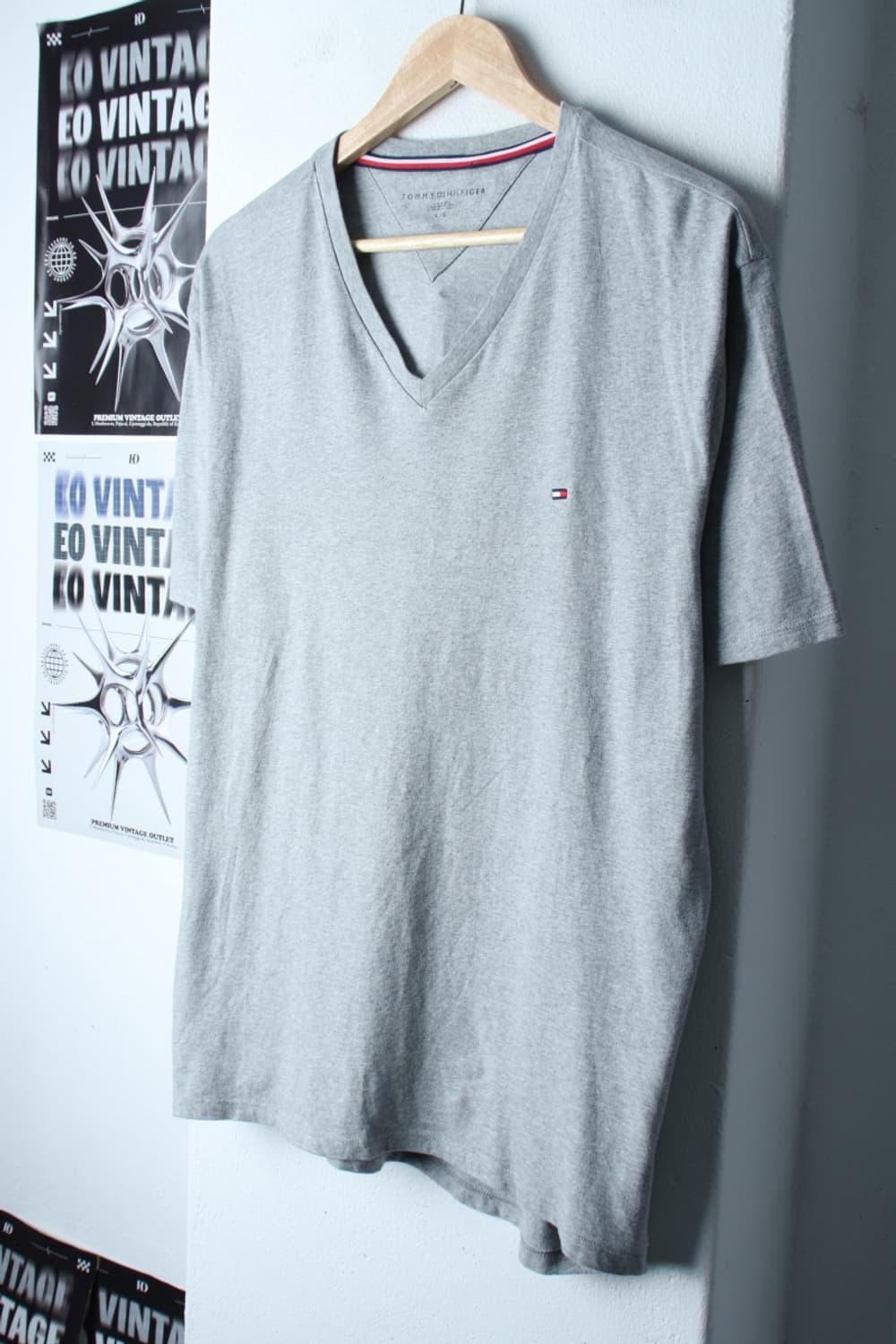 (L-XL) 타미힐피거 반팔 티셔츠 브이넥 무지 기본-H30722 상품이미지1