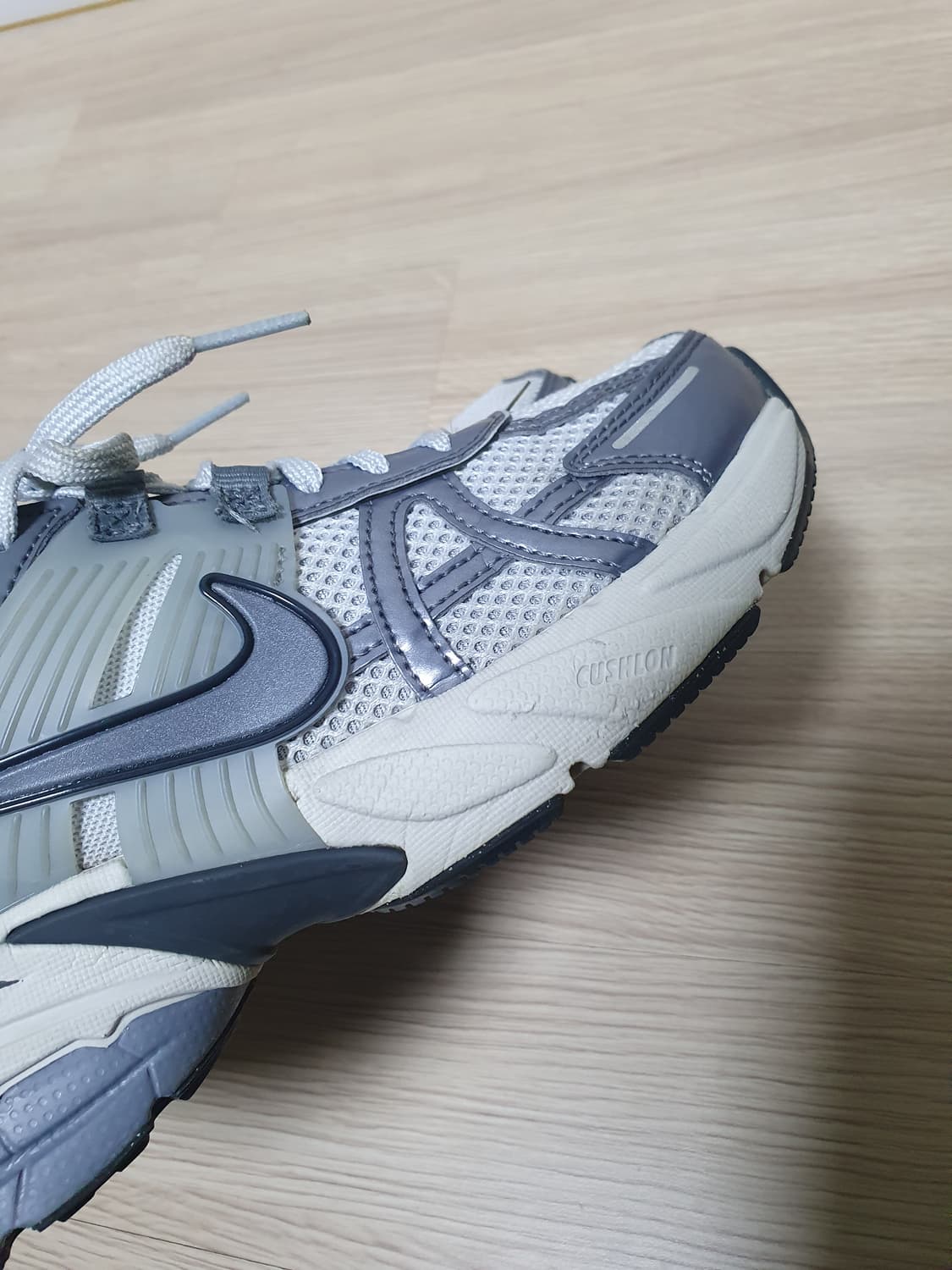 나이키 v2k 런 운동화 240 상품이미지8