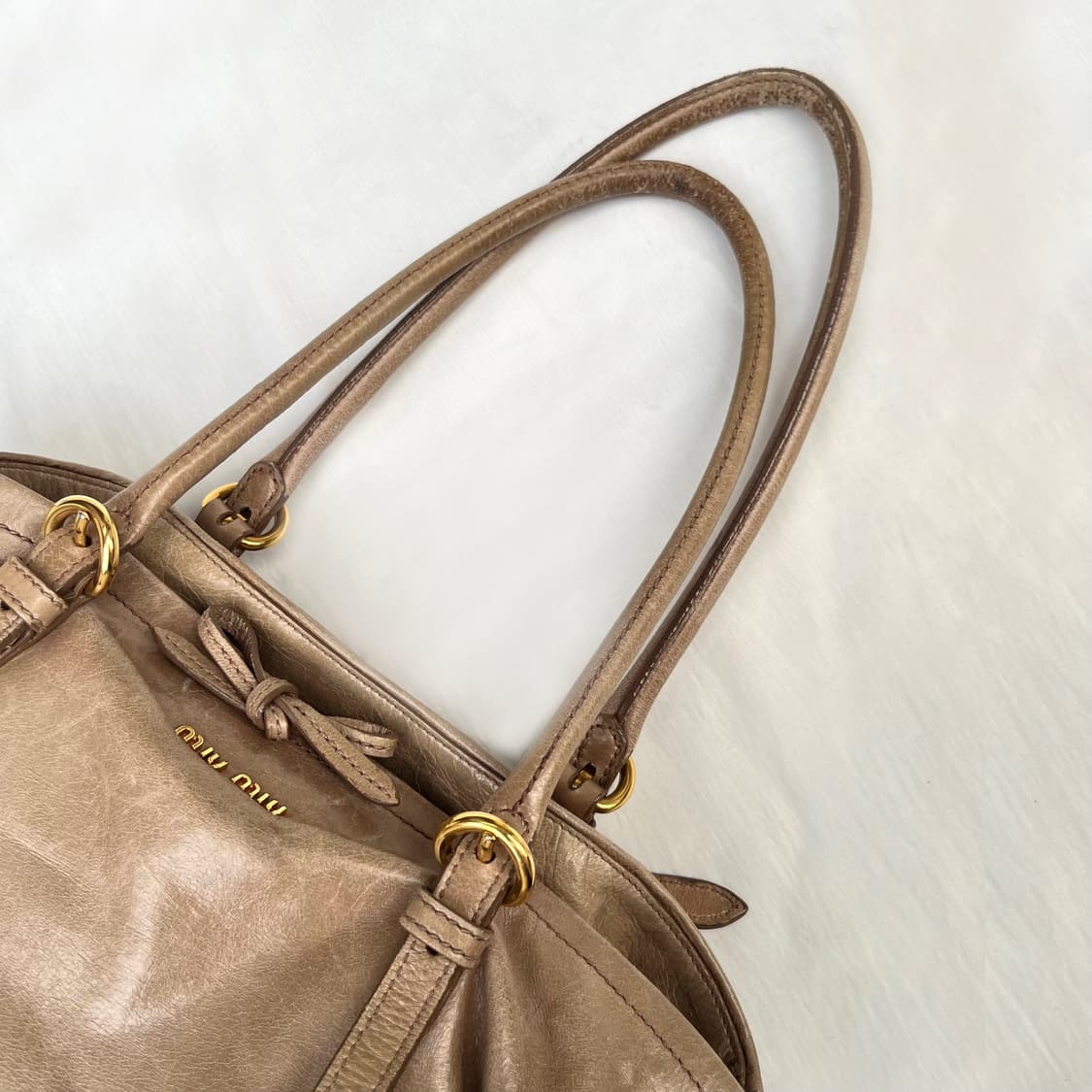 미우미우 2-way 비텔로 샤인 보우백 상품이미지9