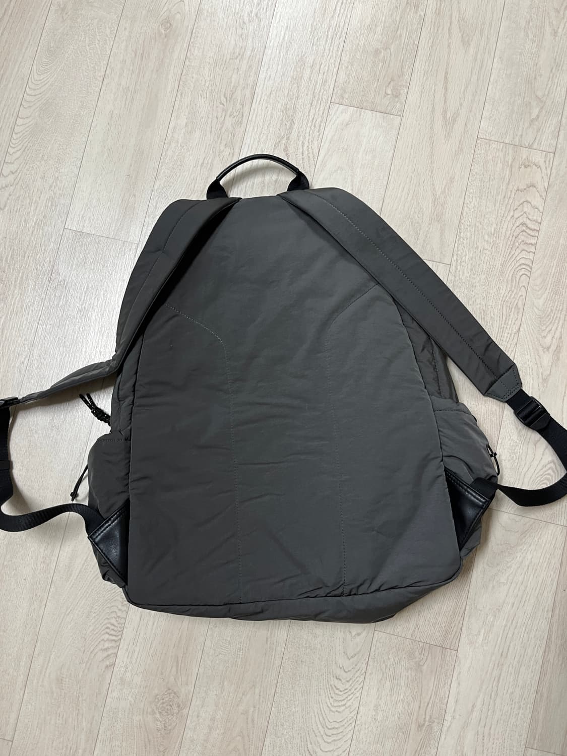 [OS] 커스텀멜로우 패디드 백팩 그레이 상품이미지5