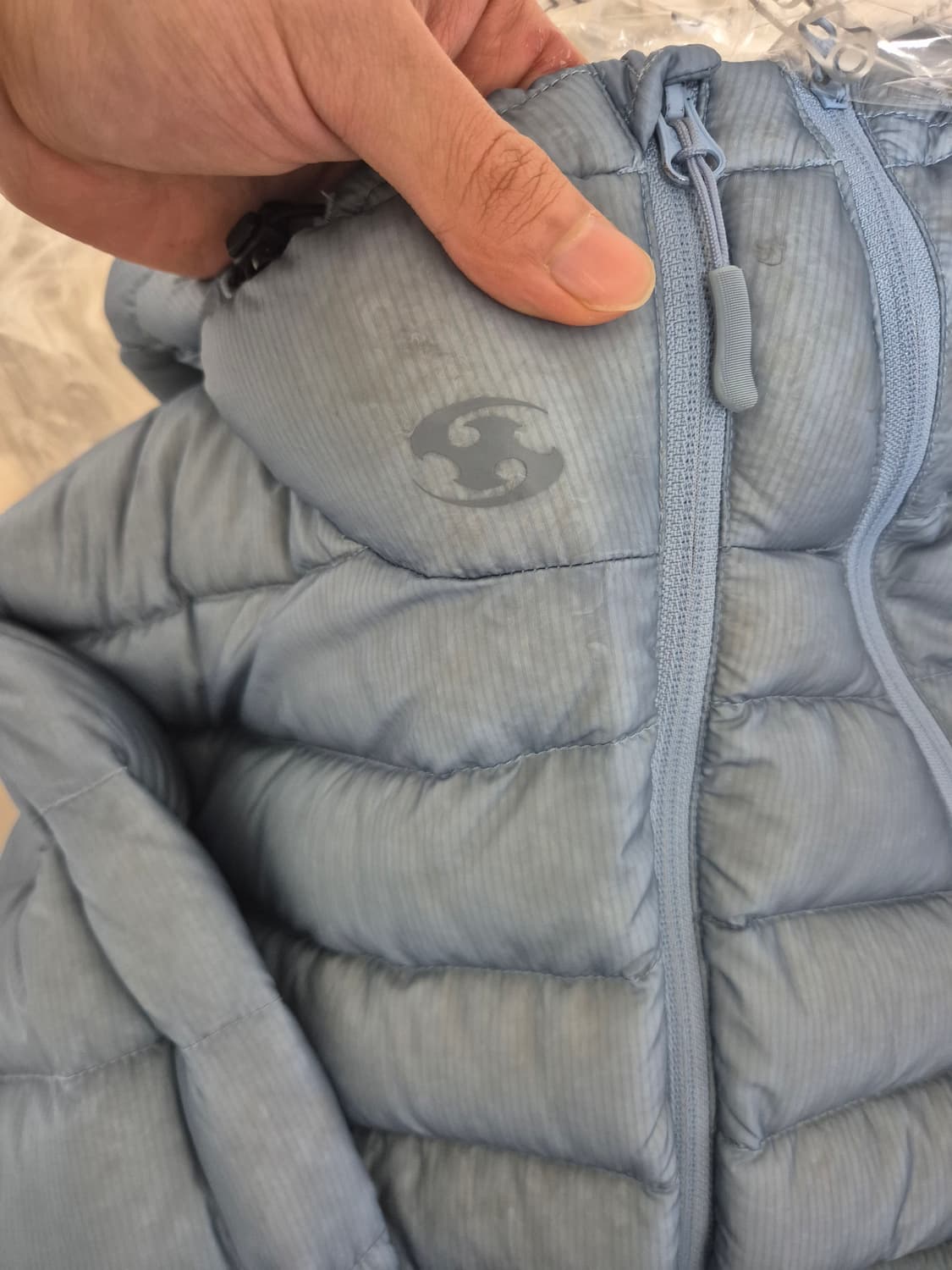 산산기어 경량패딩 24fw 3사이즈 (드라이 완료) 상품이미지4