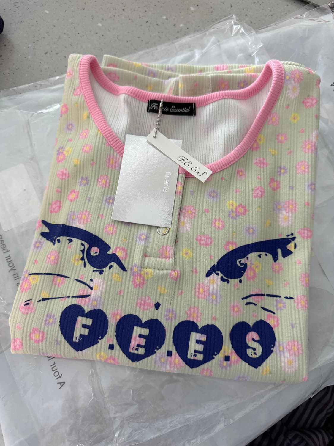 샵페어리 fees kitty botton flower top 상품이미지2