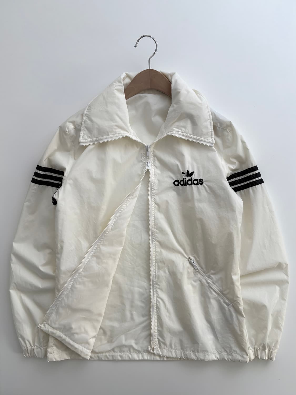 Adidas 80’s 아디다스 올드스쿨 스펠아웃 바람막이 자켓 상품이미지4