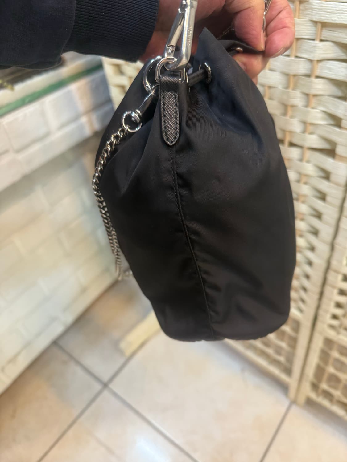 정품 프라다 나일론 파우치 버킷백 팝니다 상품이미지3