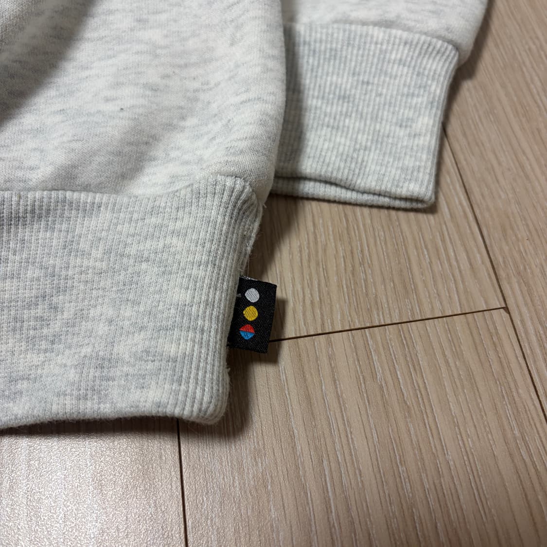 아이엠 스튜디오 스펠로고 하프집업 맨투맨 상품이미지5