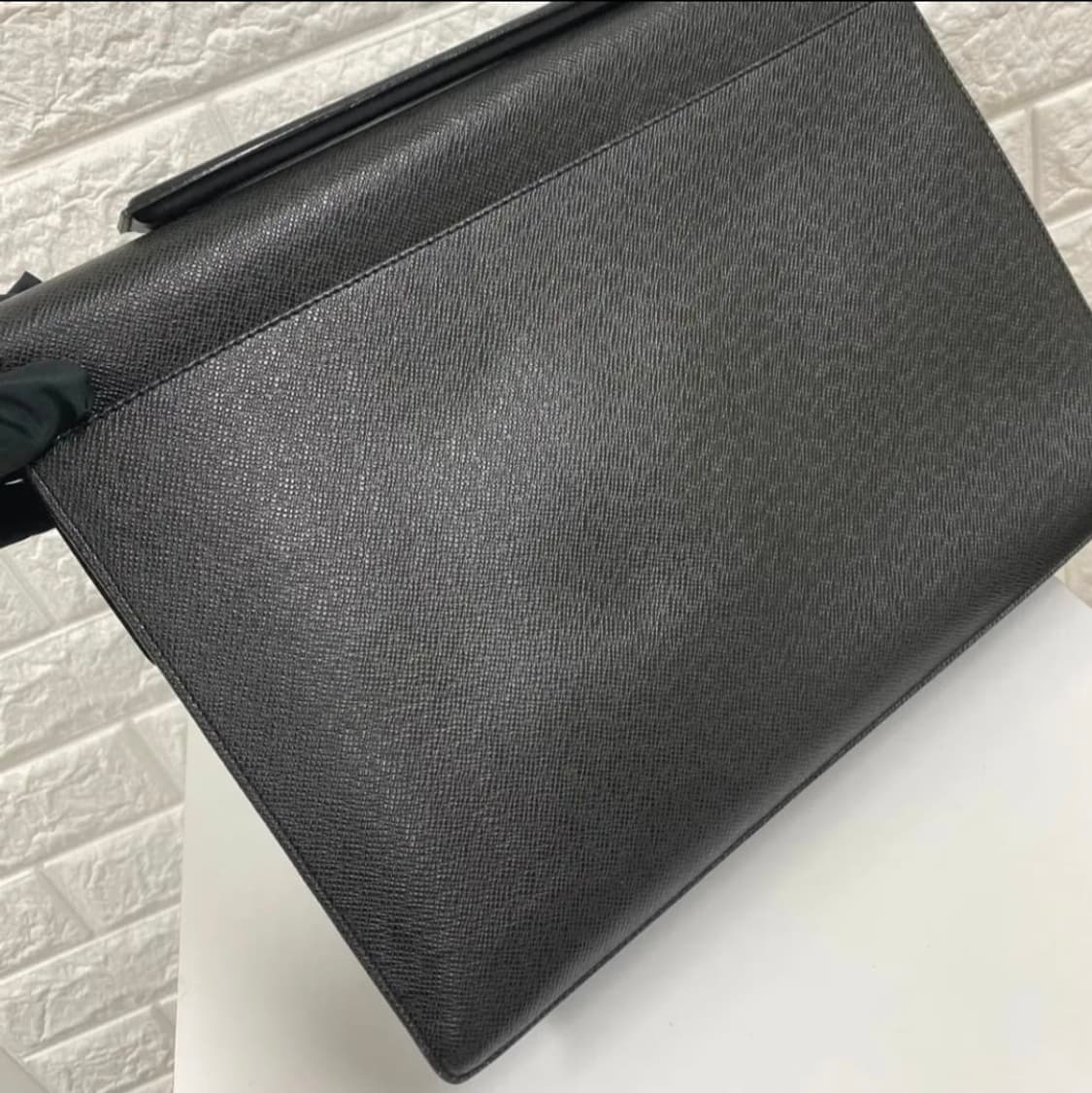 루이비통 타이가 블랙 서류 가방 상품이미지4