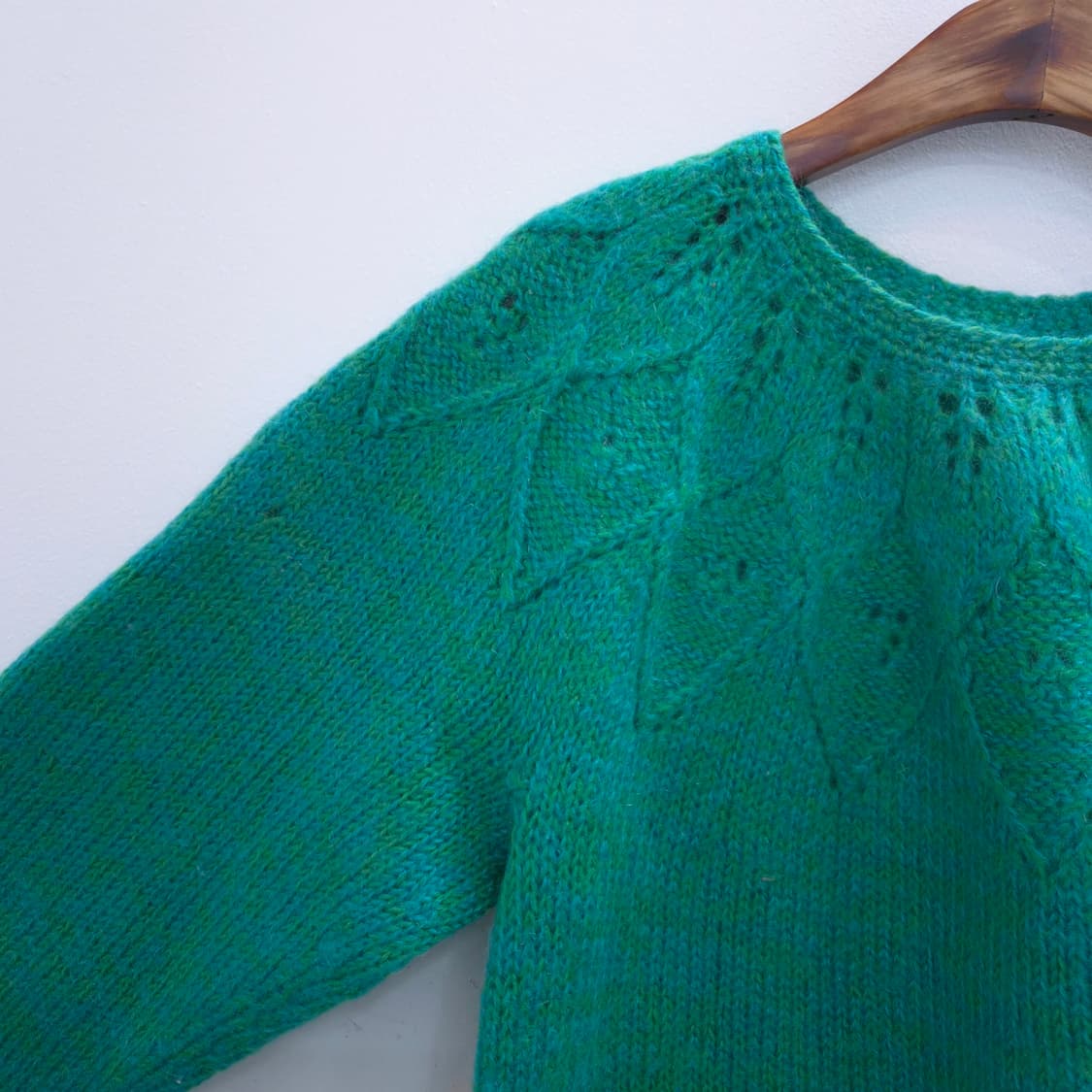 요크 패턴 둥근넥 그린 핸드메이드 니트 상품이미지3