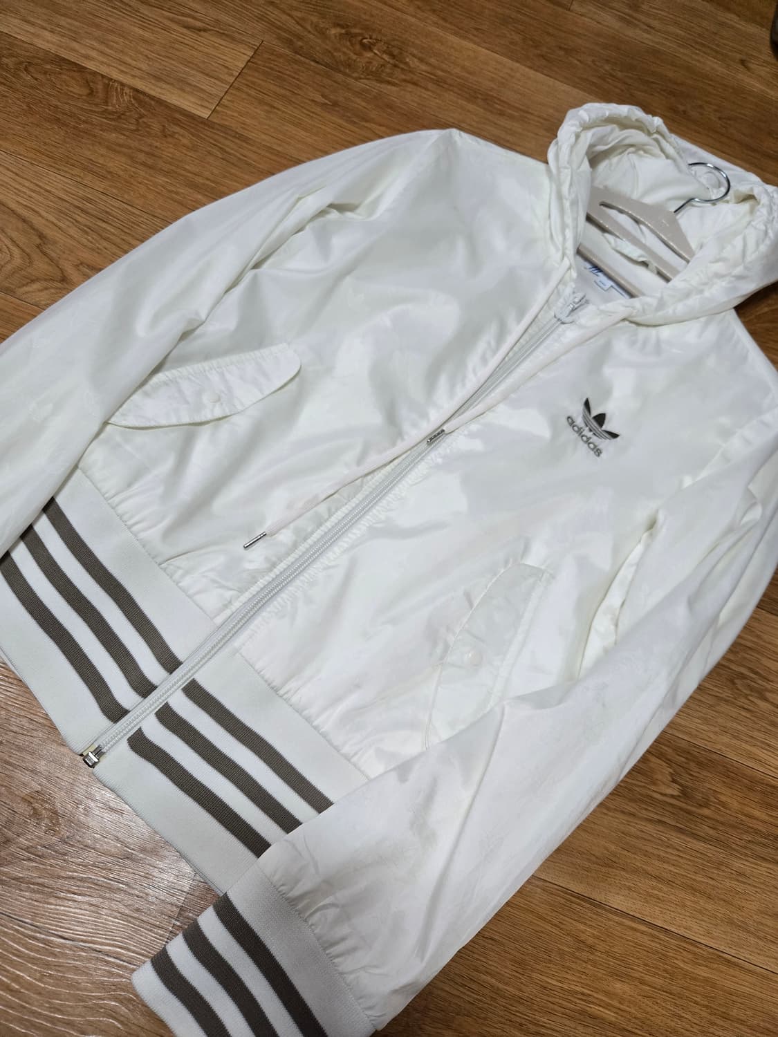 아디다스 여성 화이트 불꽃 희귀 바람막이 상품이미지3