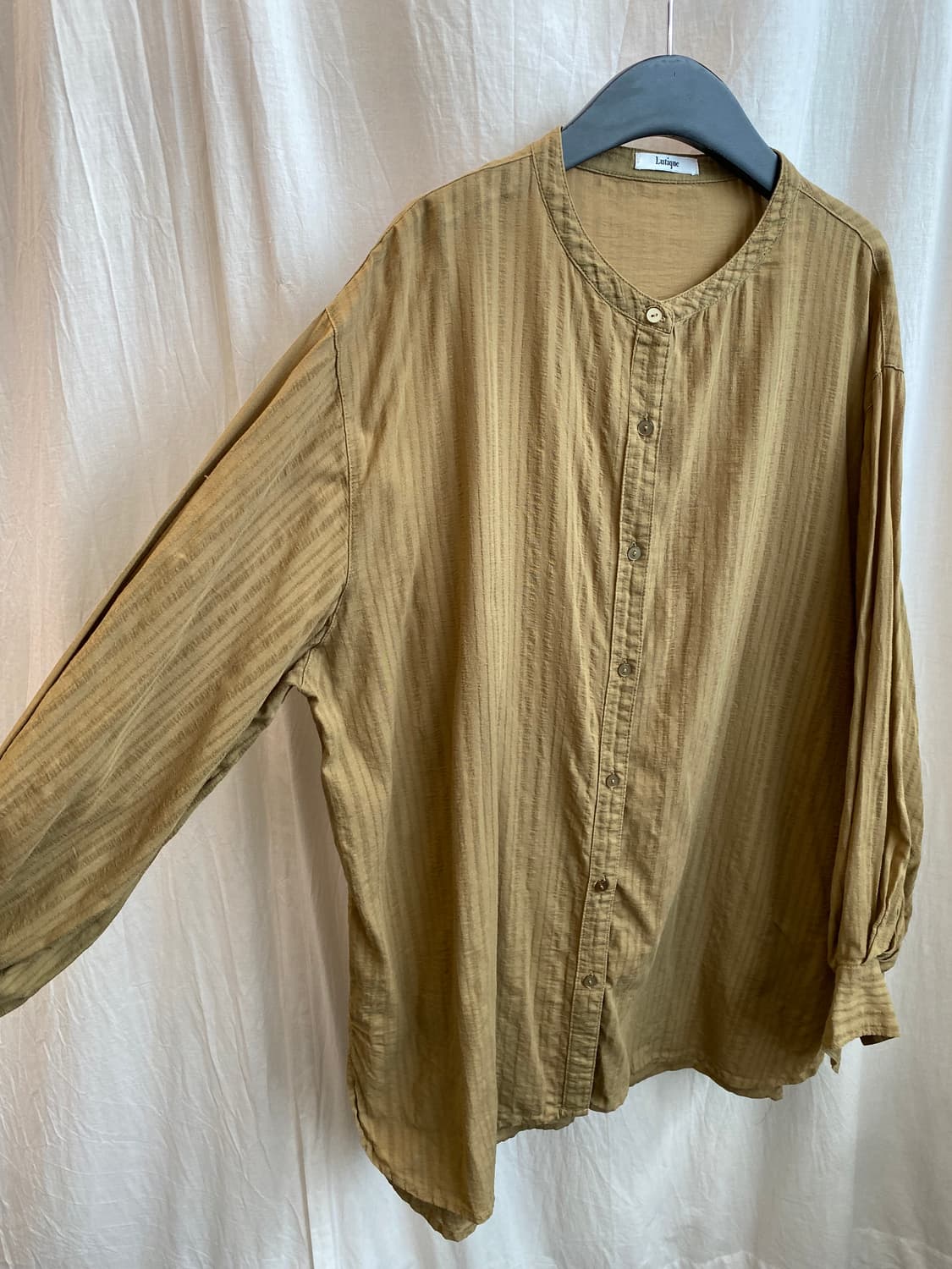 LUTIQUE 카키 스트라이프 오버핏블라우스(F) 상품이미지6