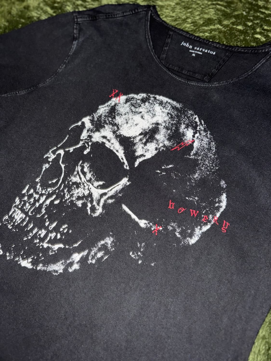 [XL] 존 바바토스 보워리 스컬 엠브로이더리 사틴 스티치 티셔츠 상품이미지2