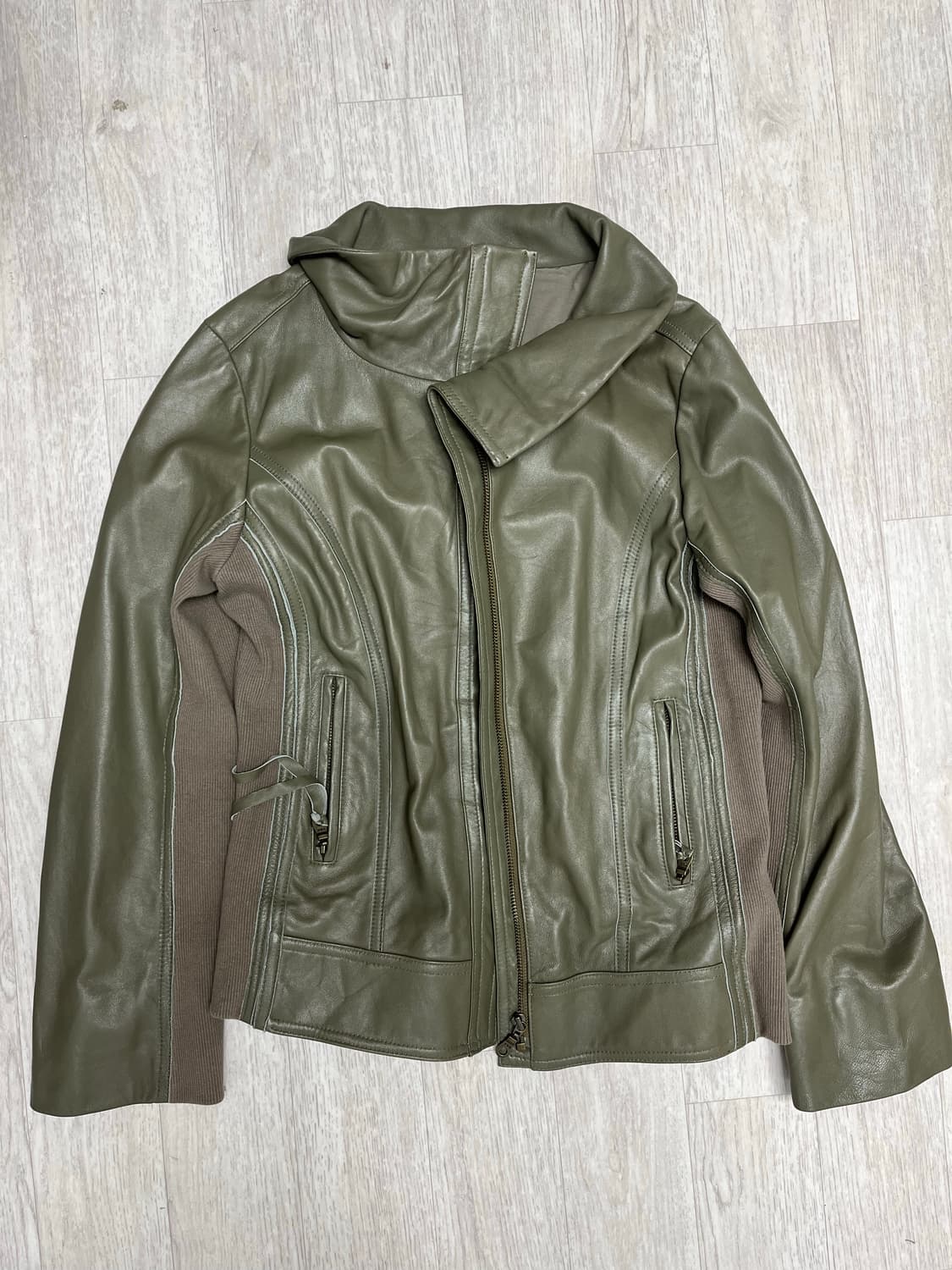 카키가죽자켓 상품이미지1