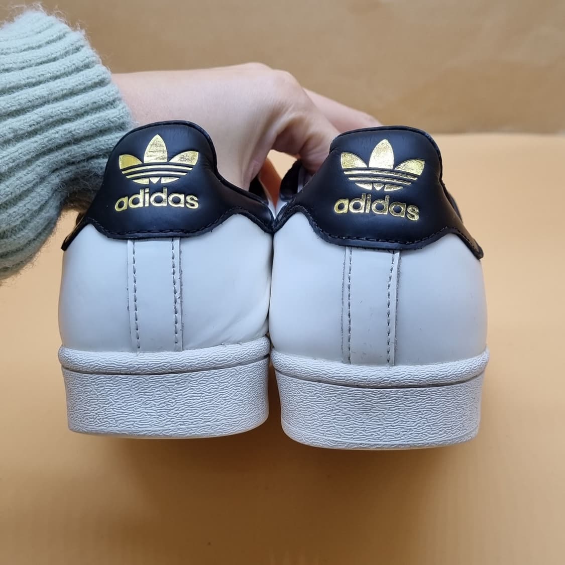 아디다스 슈퍼스타 퓨어 런던 스니커즈 245. 상품이미지4