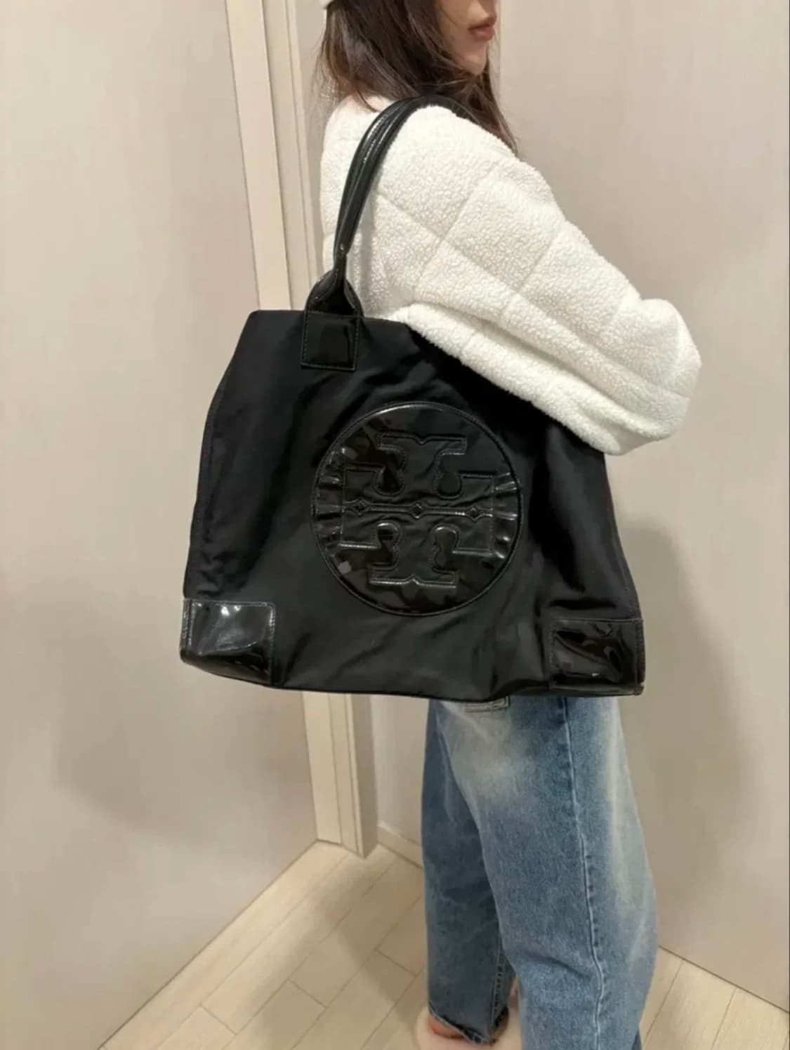 토리버치블랙라지토트백 상품이미지2