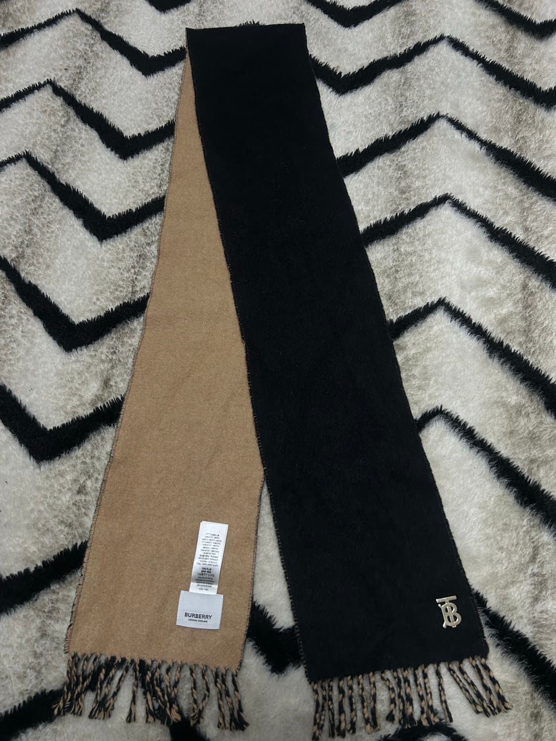버버리 리버시블 캐시미어 머플러/카멜블랙 상품이미지3