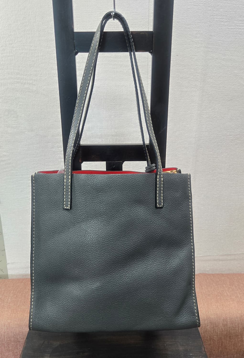 마크제이콥스 블랙 레더 토트백 + 자물쇠 키링 상품이미지2