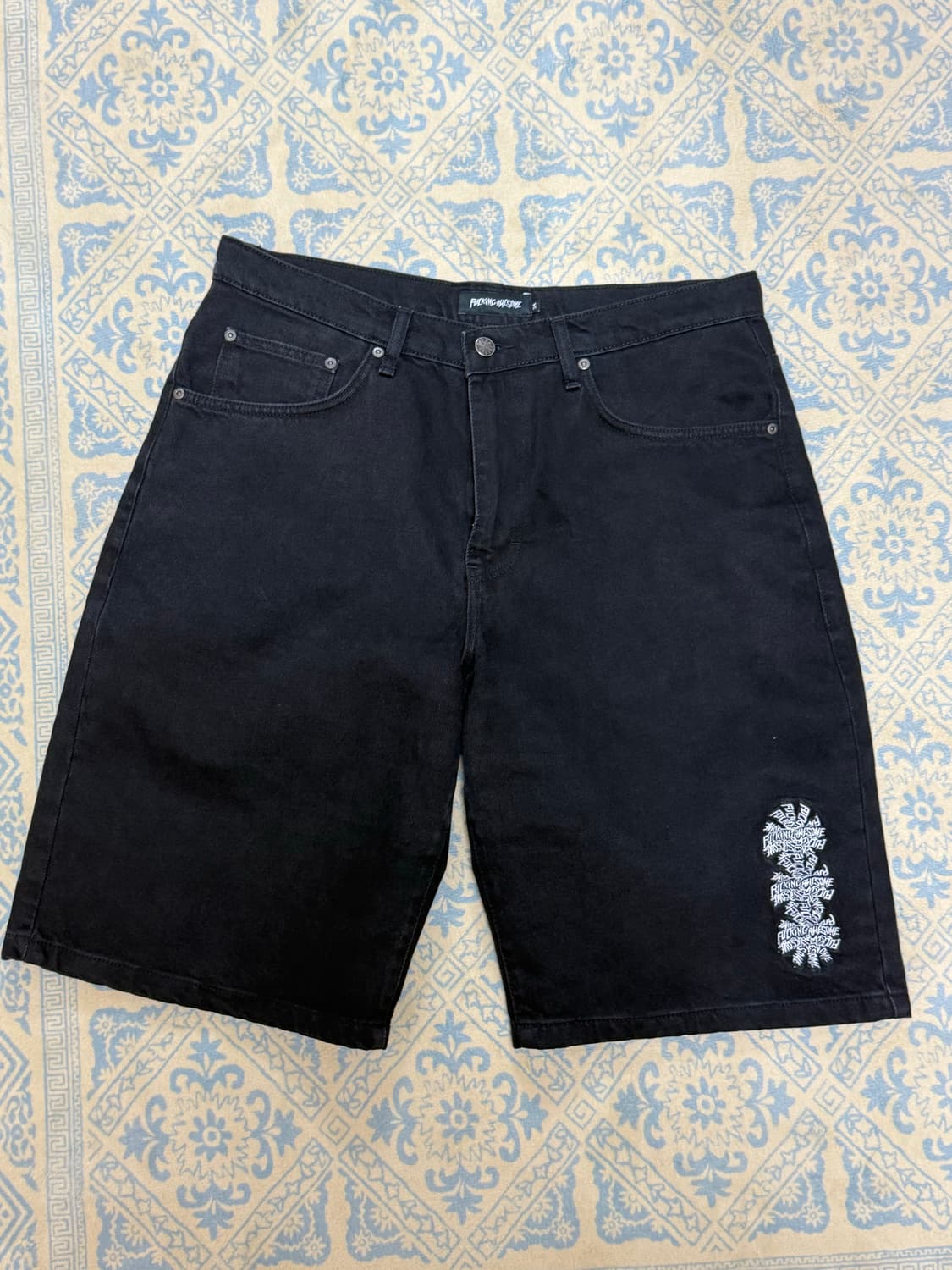 퍼킹어썸 데님 쇼츠 블랙 상품이미지1