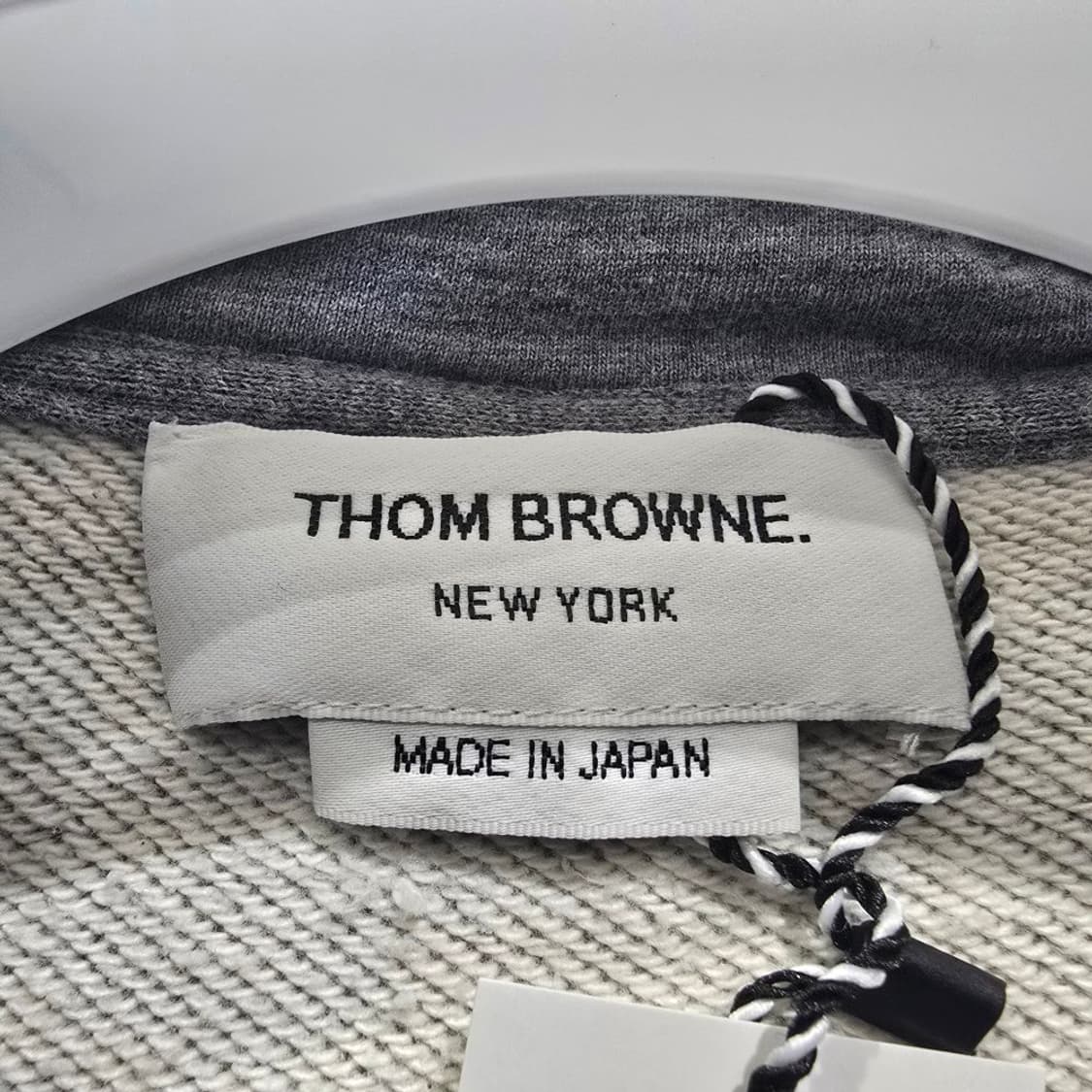 [중고/정품] 톰브라운 펀믹스 사선 완장 후드티 상품이미지5