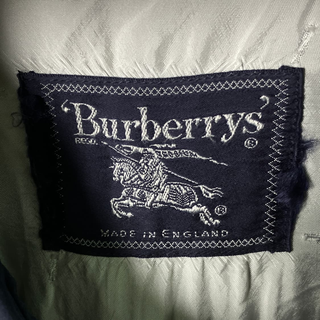 버버리 런던 네이비 후드 자켓  상품이미지3