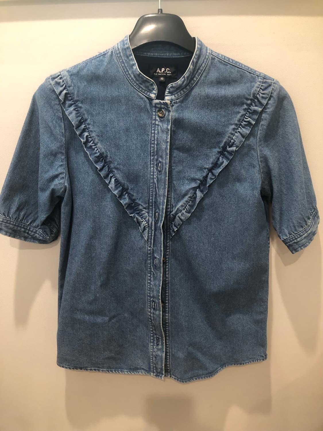 A.P.C 러플 디테일 데님 블라우스 상품이미지1