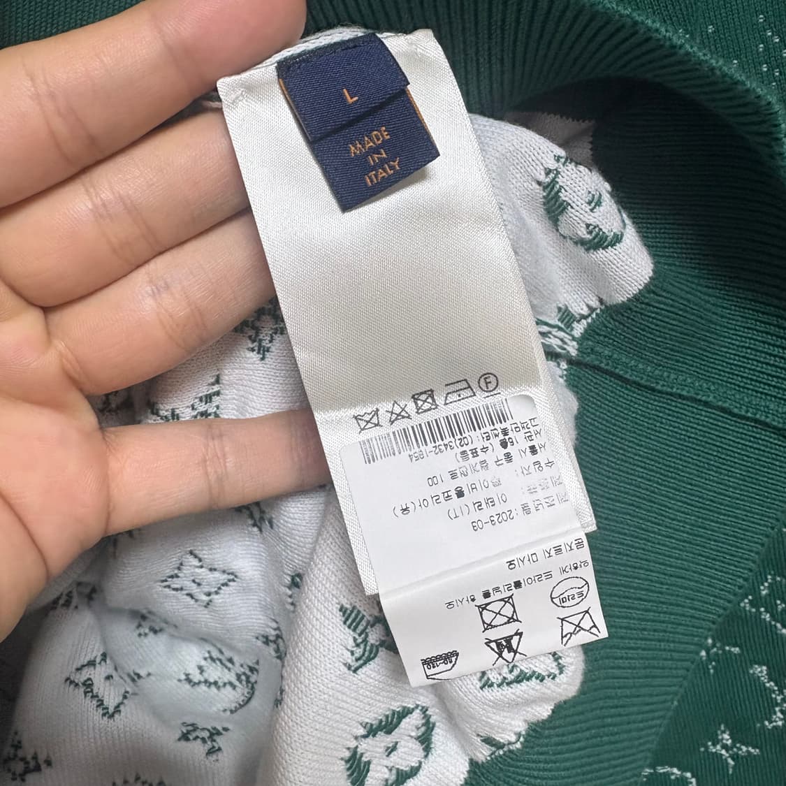 [L/백화점판/새상품급] 루이비통 모노그램 그라데이션 후드티 상품이미지4