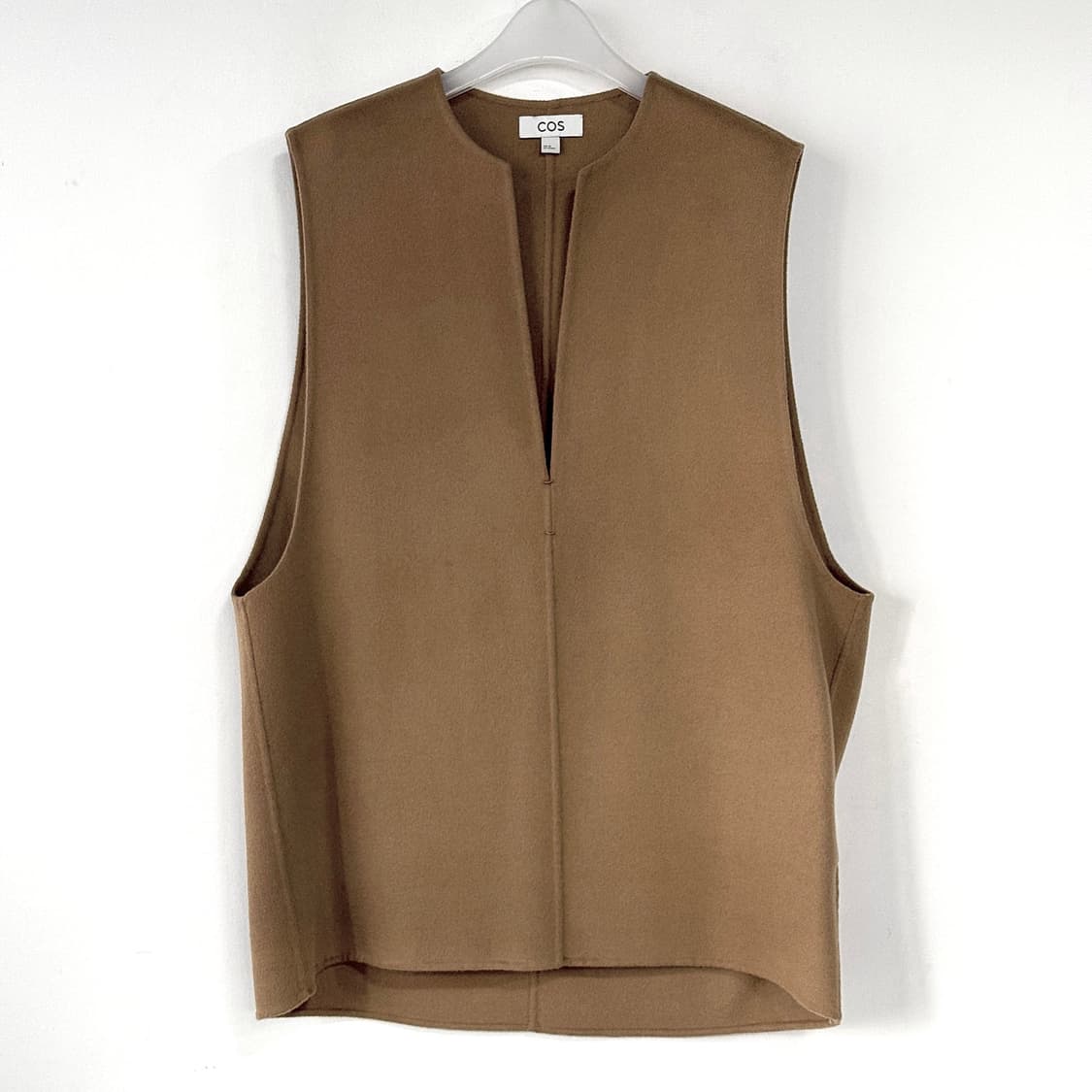 코스 COS 브이넥 슬리브리스 탑 상품이미지3