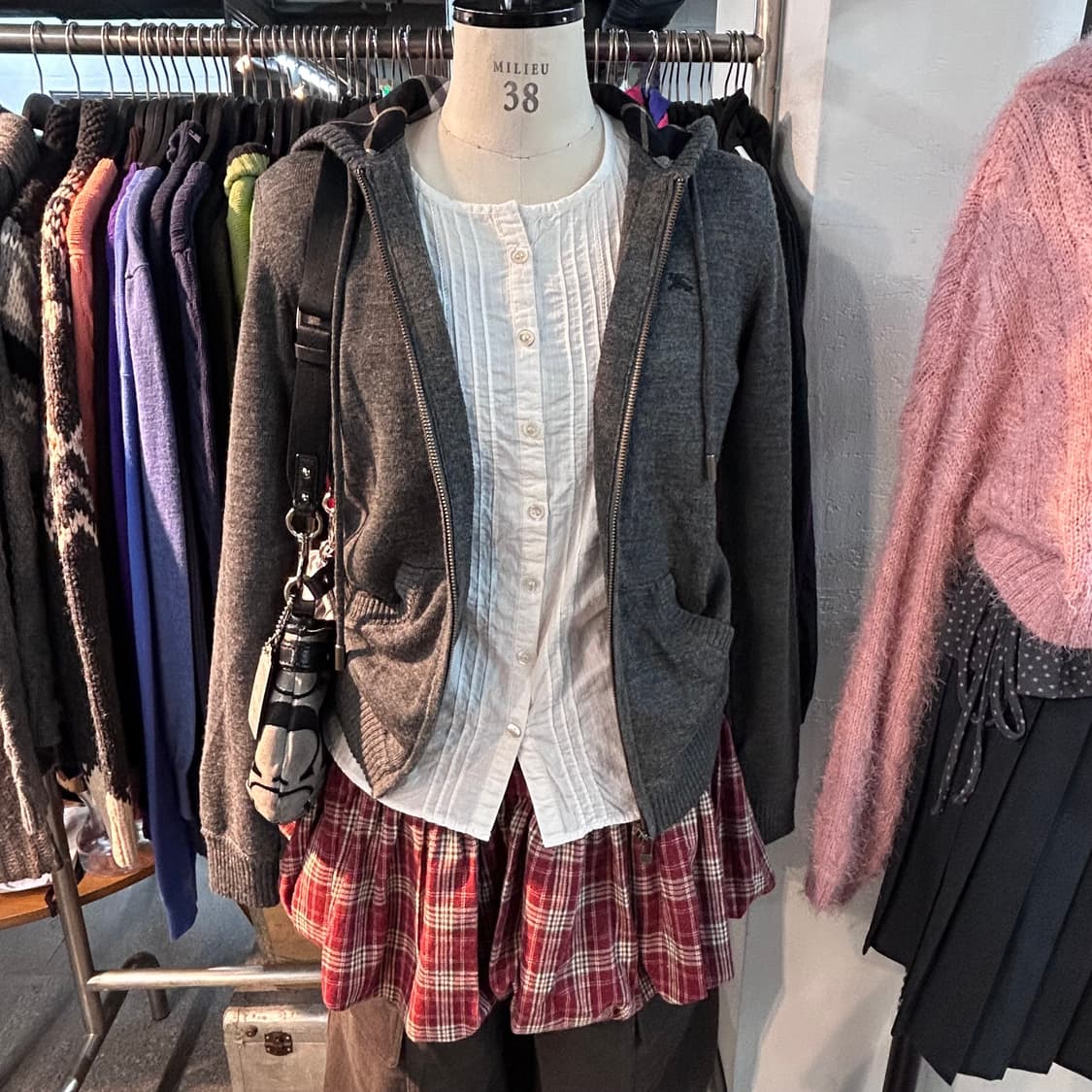 Burberry Charcoal Knit Zip-Up Hoodie 상품이미지3