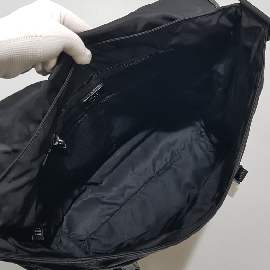 프라다 리나일론 및 사피아노 가죽 숄더백 2VD052 상품이미지9