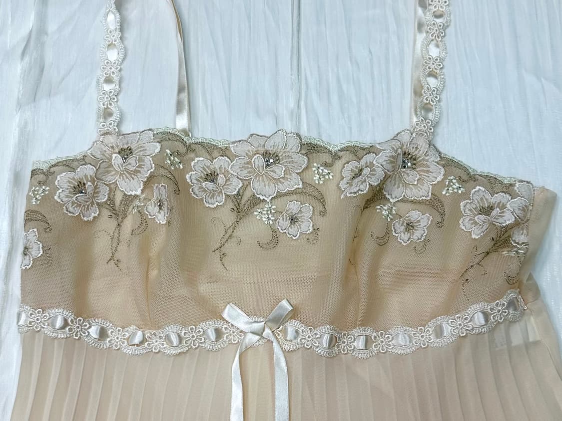 Beige Flower Lace Slip Dress 상품이미지4