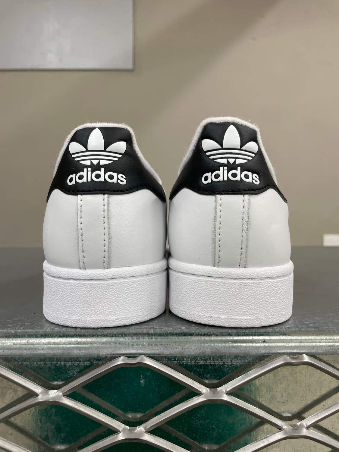 아디다스 슈퍼스타 화이트 블랙 255 상품이미지3