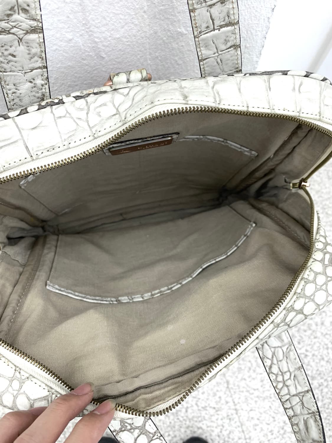 Croc pattern leather back-pack   상품이미지5