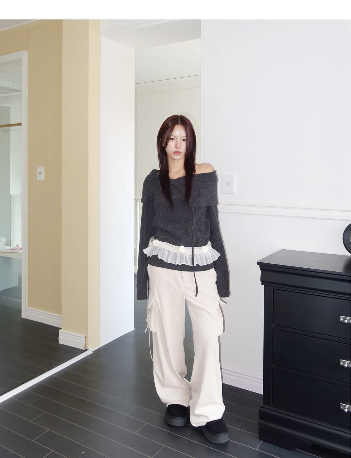 모드니치 오프숄더 니트 챠콜 상품이미지3