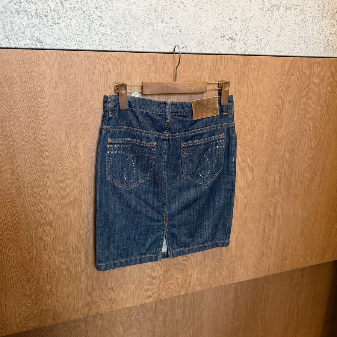 캘빈 클라인 진스 데님 미디 스커트 백 슬릿 디테일 H라인 진청 상품이미지2