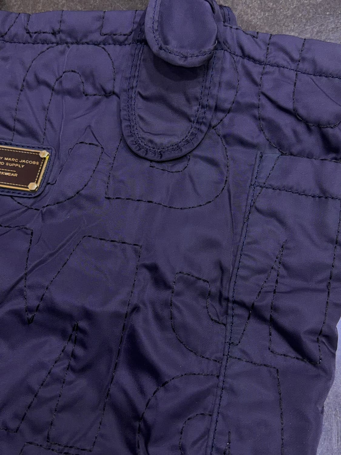 마크제이콥스 스탠다드 서플라이 라인 퀼티드 토트백 상품이미지5