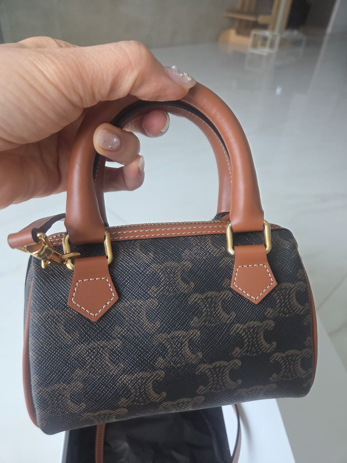 셀린느미니  보스턴백 탄 상품이미지3