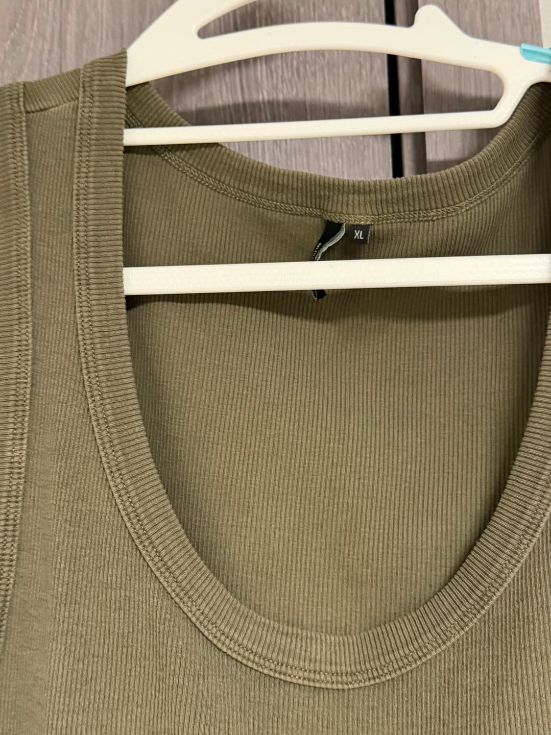 엔타이어스튜디오 슬리브리스 XL 카키  상품이미지2