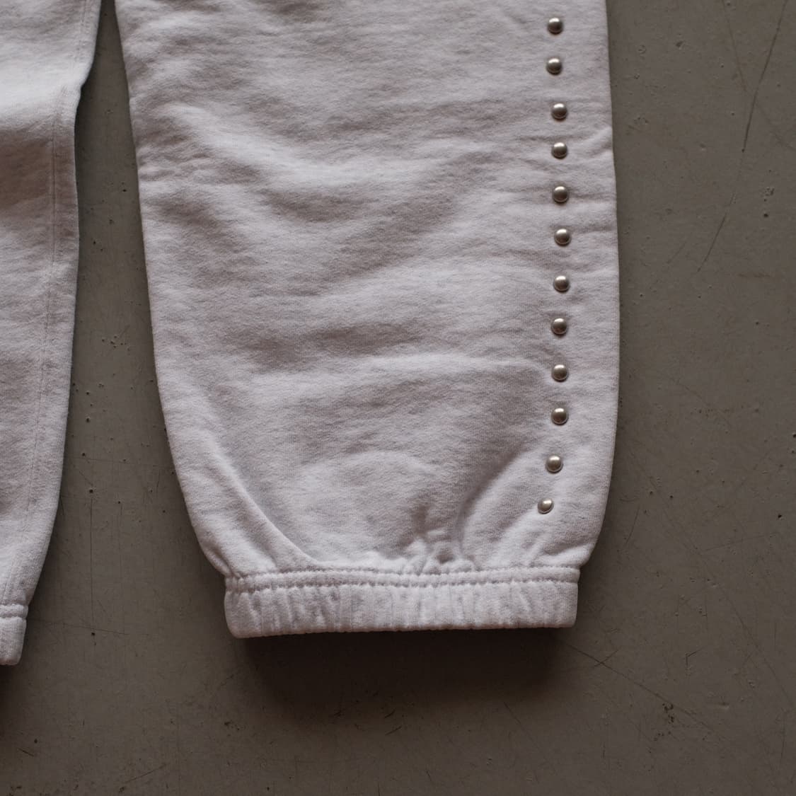 2018FW Supreme Studded Sweat Pants 상품이미지2