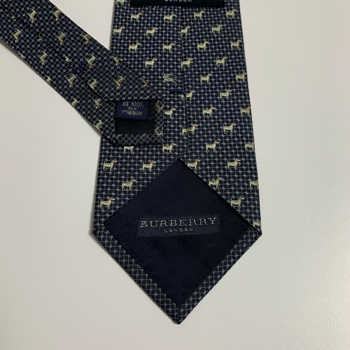 버버리(BURBERRY) 명품 도그패치 클래식넥타이 100실크 A+등급 상품이미지6